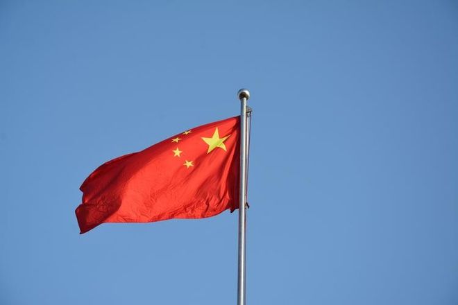 军坛旗帜下的美言与刀口，荣耀与担当的象征，军坛荣耀与担当的象征，旗帜下的美言与刀口之剑