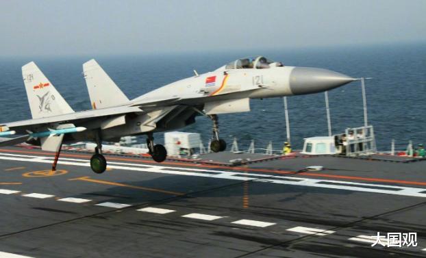 航母歼-15着舰，中国海军航空力量的壮丽瞬间，中国海军航空力量壮丽瞬间，歼-15航母着舰展示力量