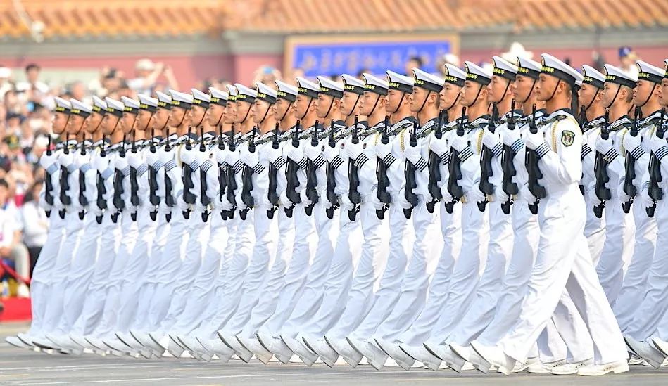 庆祝辉煌瞬间，70周年阅兵海军方队高清图回顾，庆祝辉煌瞬间，海军方队70周年阅兵高清图回顾