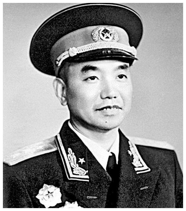 开国第一位上将，英勇无畏，功勋卓越的历史巨擘，开国首位上将，英勇无畏的历史巨擘，卓越功勋永载史册
