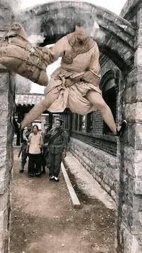 电视剧中的女人抗战，裤裆藏雷的英勇与智慧，电视剧中的女性抗战英雄，英勇智慧之裤裆藏雷的传奇故事