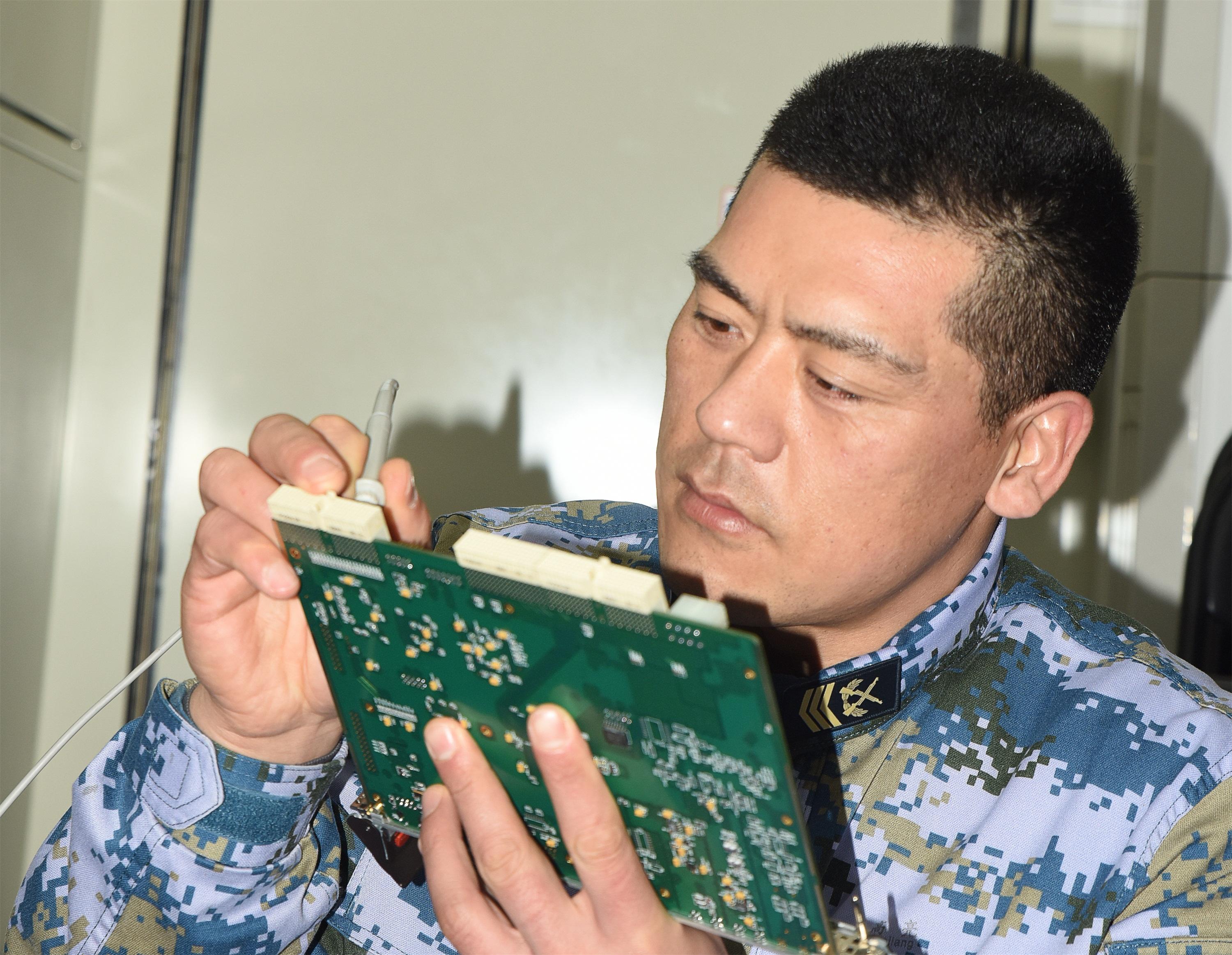 空降兵下连岗位解析，了解空降兵在不同岗位的角色与职责，空降兵下连岗位角色与职责深度解析