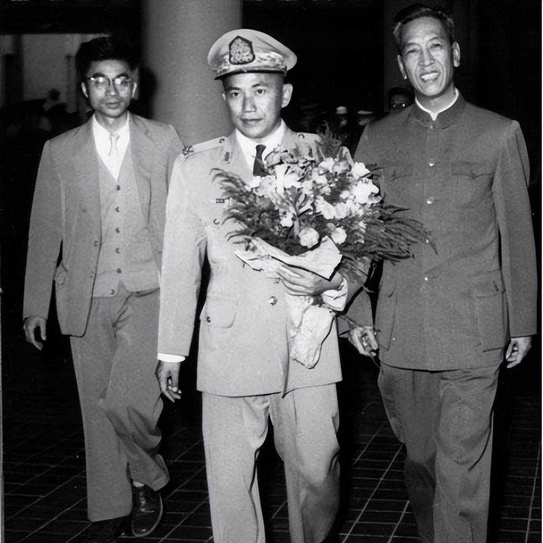 将军军衔与花的象征，解读军衔之花背后的荣耀与责任，将军军衔与花的象征，荣耀与责任的背后解读