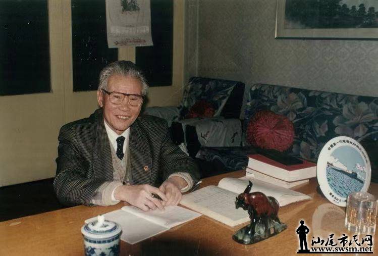 彭士禄是谁，一位卓越科学家的生平与贡献，彭士禄，卓越科学家的生平、贡献与传奇人生