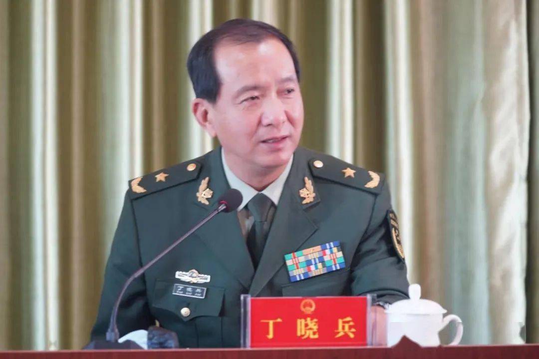 丁晓冰，探索个人成长与影响力的旅程，丁晓冰，个人成长与影响力的探索之旅