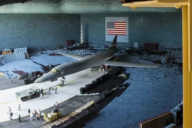 美国爱德华兹空军基地，历史、功能与重要性，美国爱德华兹空军基地，历史沿革、功能与战略重要性概览