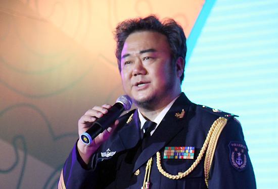 中国志愿军战歌霍勇，英雄之歌的传奇演绎者，霍勇演绎中国志愿军战歌，传奇英雄之声