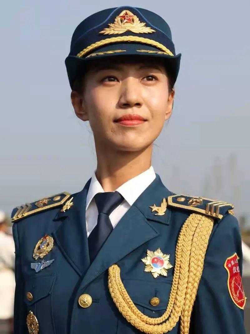 程诚三军仪仗队女兵训练，塑造新时代巾帼英雄，程诚三军仪仗队女兵训练，塑造新时代巾帼英雄风采