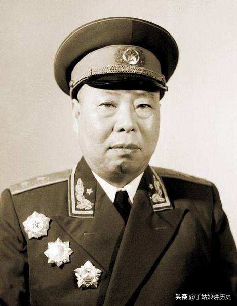 抗日战争总参谋长是谁？抗日战争中的中国军事领袖揭秘，抗日战争中的中国军事领袖，总参谋长身份揭秘