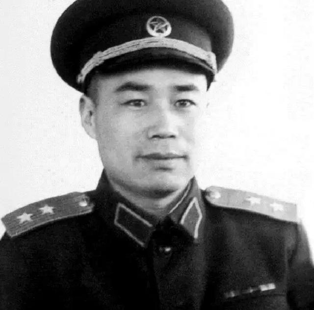 女兵军旅感悟，坚韧成长的心路历程，女兵的心路历程，坚韧成长与军旅感悟