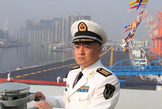 中国第一航母辽宁舰历任舰长概览，中国辽宁舰历任舰长概览，航母时代的领航者