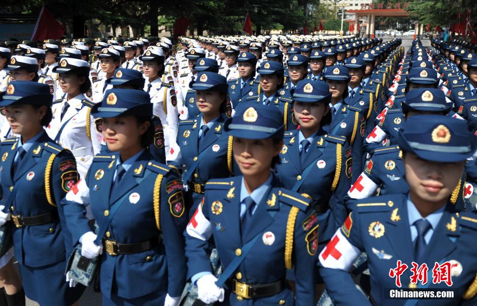白求恩医疗方队中的汪爱勤，一位卓越医疗工作者的故事，汪爱勤，白求恩医疗方队中的卓越医疗工作者传奇