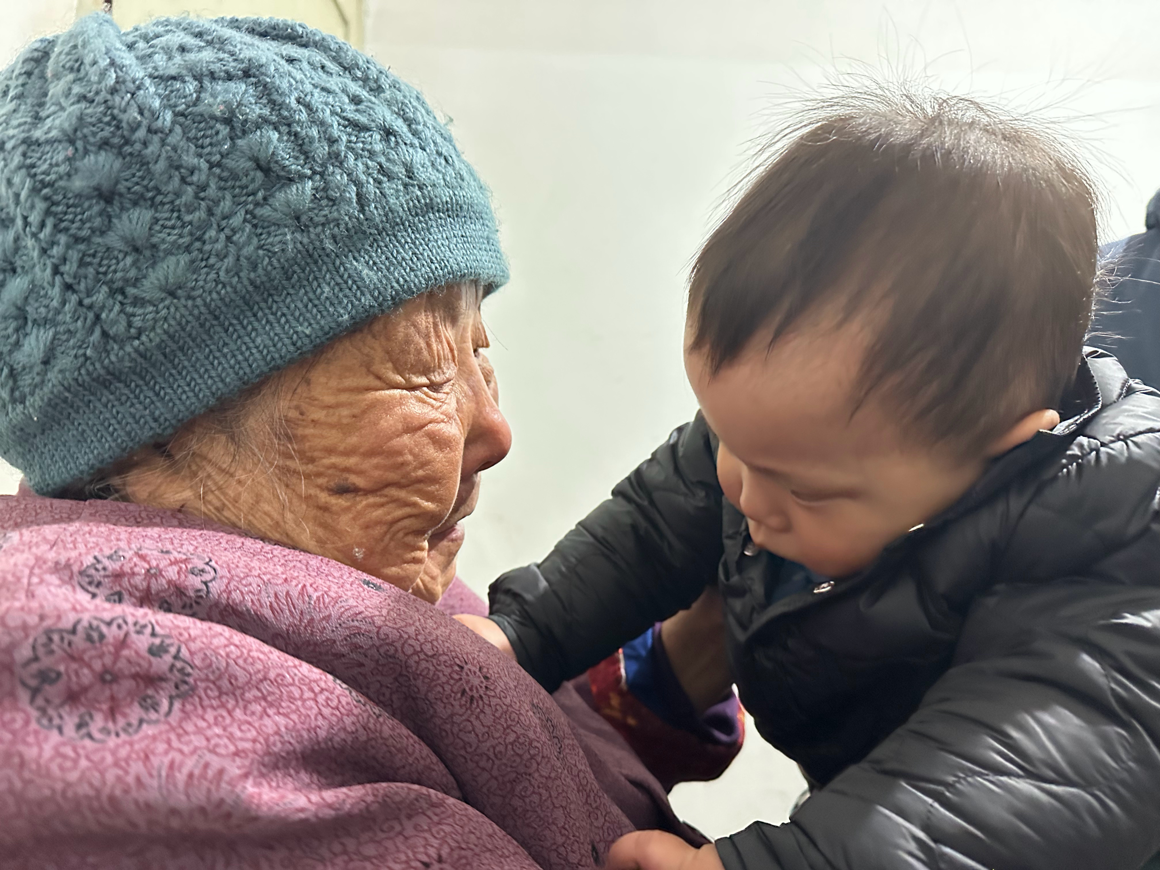 外婆叫小孙女去接客九图军事，一段关于家庭与军事的奇妙旅程，家庭与军事的奇妙旅程，小孙女接客九图军事经历记