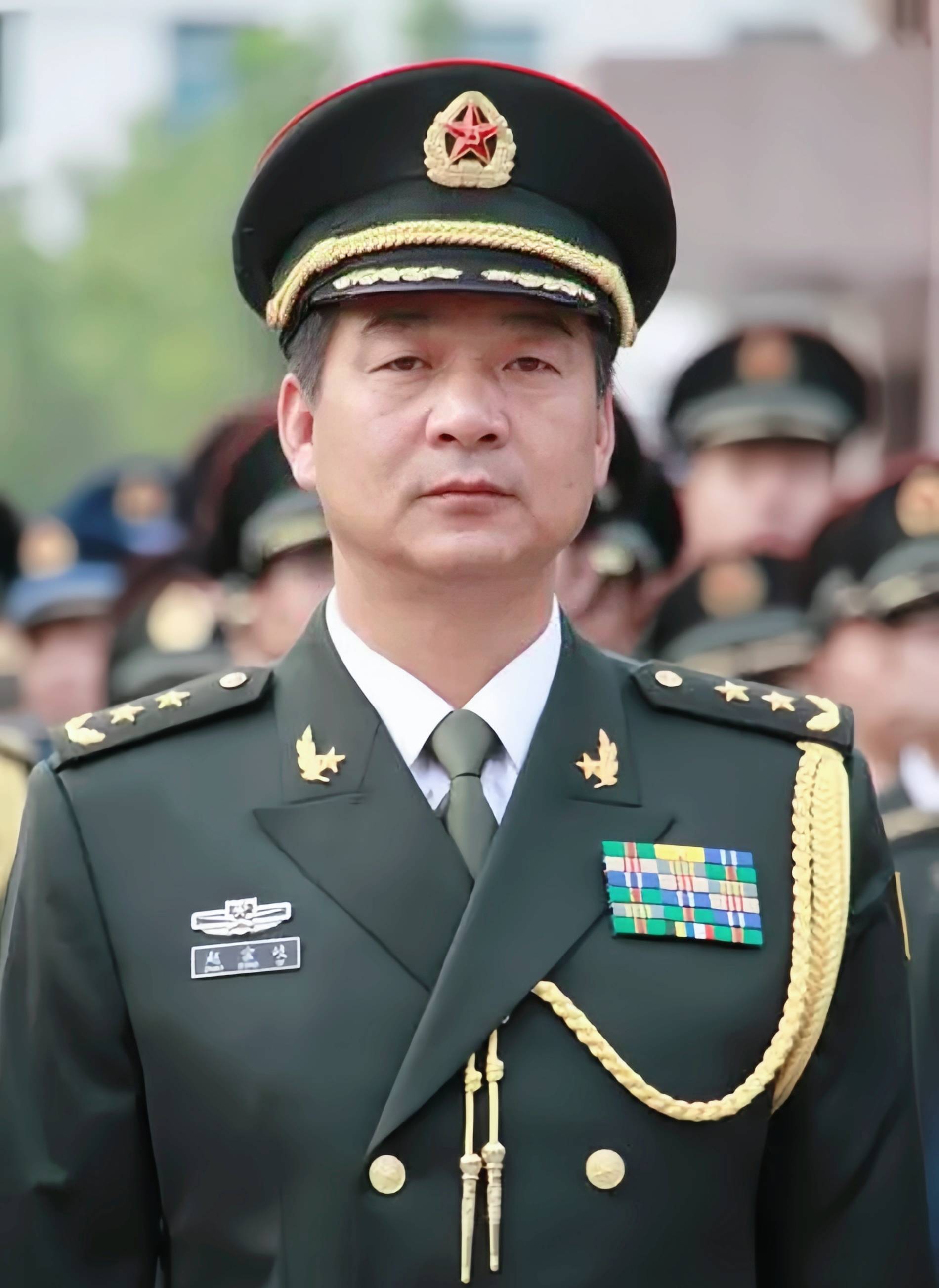 集团军司令是少将吗？解析军队职务与军衔之间的关系，集团军司令的军衔解析，职务与军衔之间的关系探讨