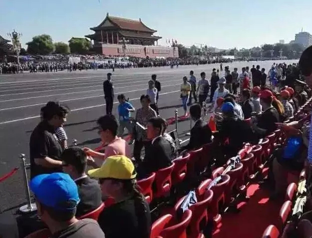 阅兵式打头阵的方队，荣耀与力量的展现，阅兵式先锋方队，荣耀与力量的璀璨展现